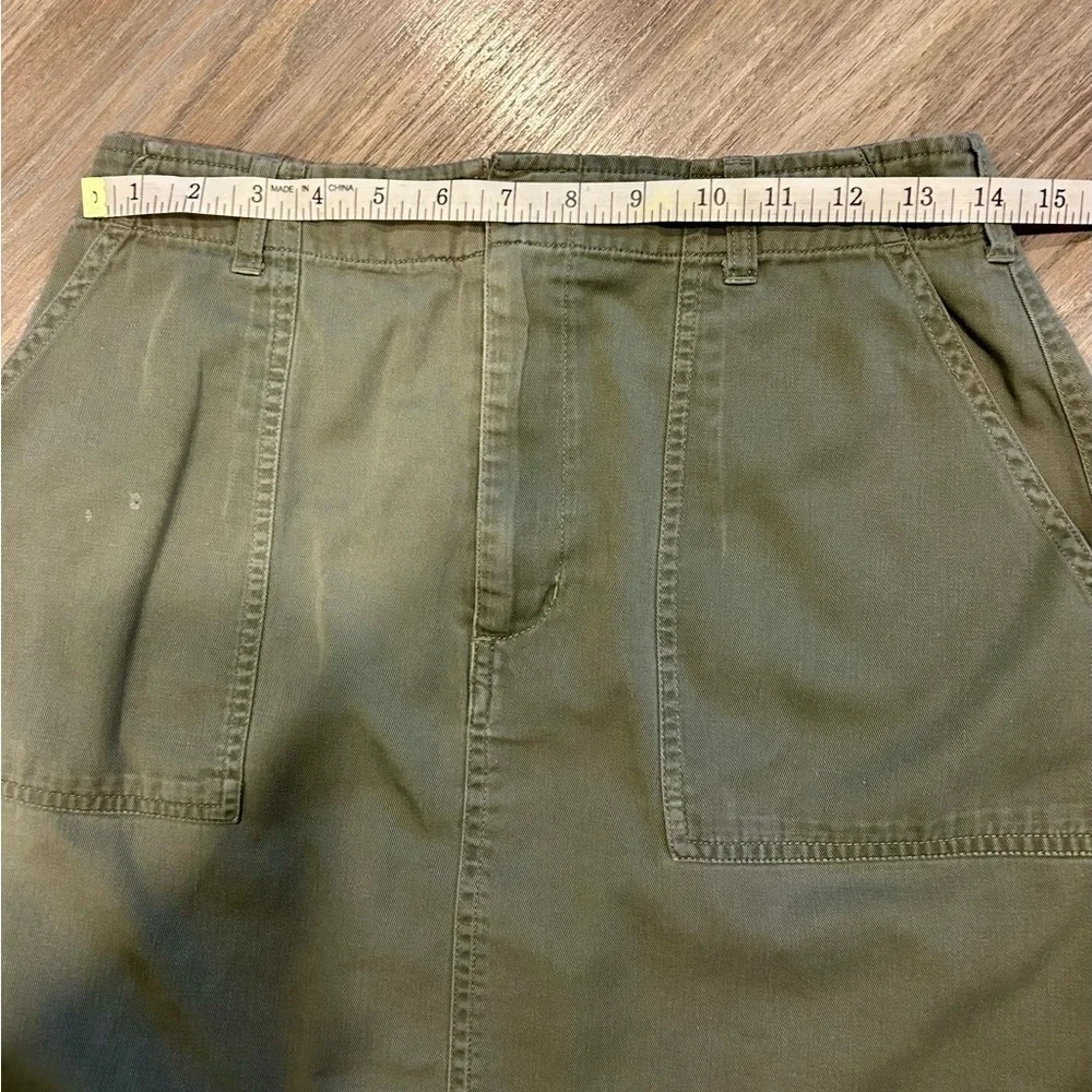 Columbia Olive Green Sporty Gorpcore Outdoor Skirt Front Button & Zip Size Small